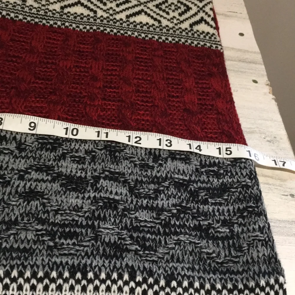 This & That burgundy black gray white 16”x80” geometric print wrap scarf